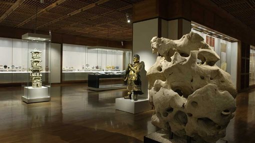 a view inside Lower Asian gallery